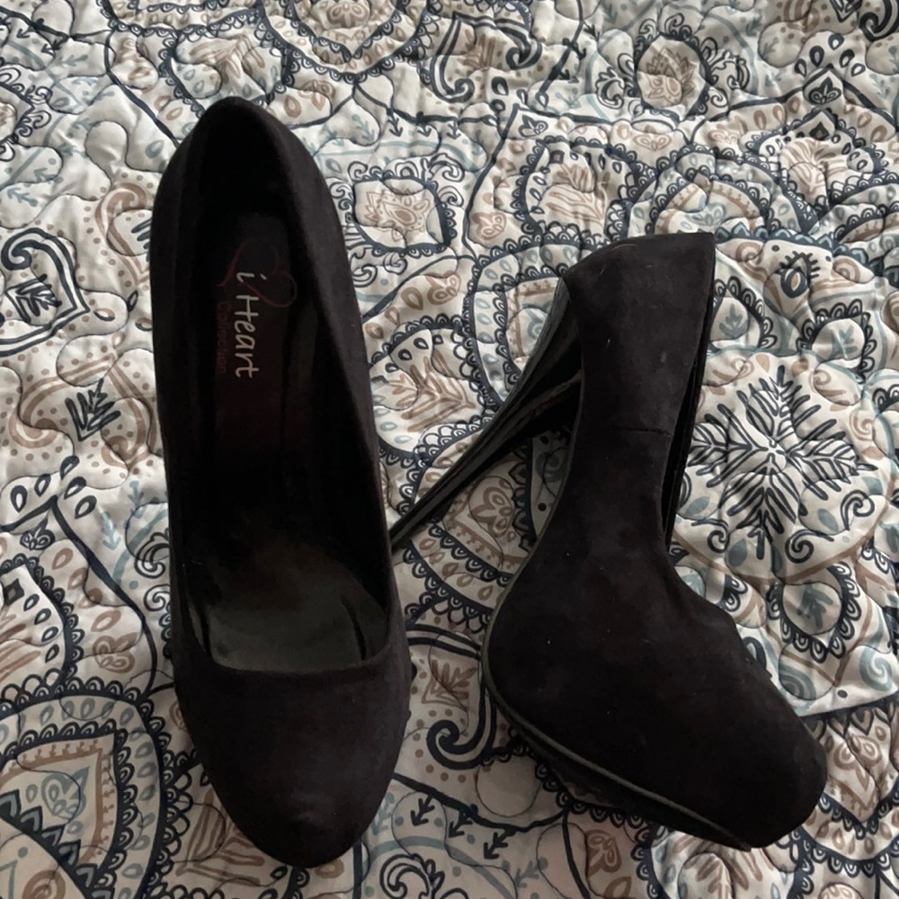 I heart collection. Size 7.5